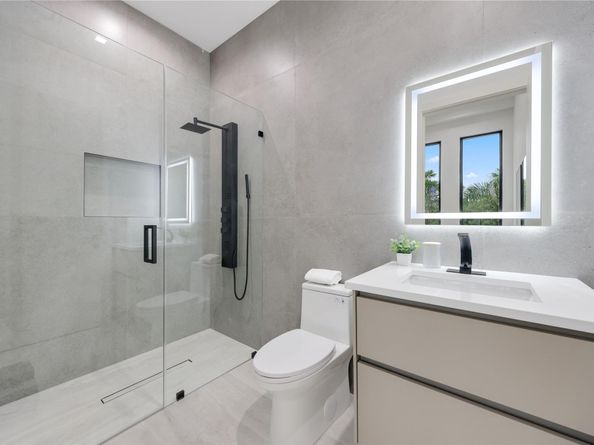 8795 Valencia Ct, Parkland FL 33067