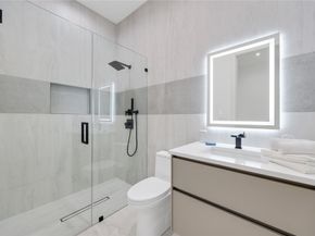 8795 Valencia Ct, Parkland FL 33067