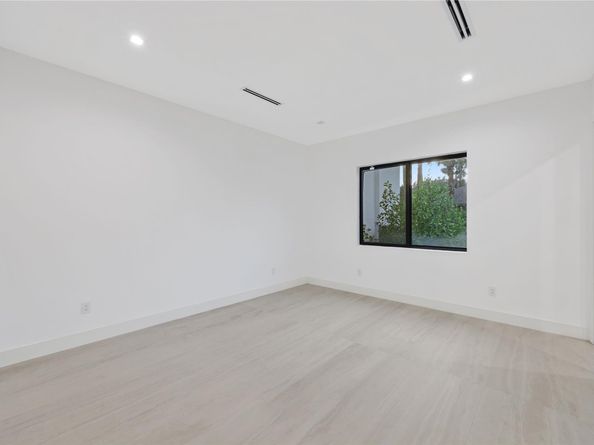 8795 Valencia Ct, Parkland FL 33067