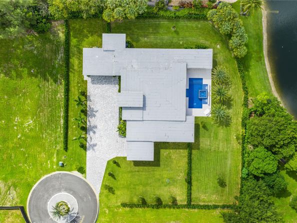 8795 Valencia Ct, Parkland FL 33067