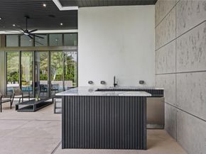 8795 Valencia Ct, Parkland FL 33067