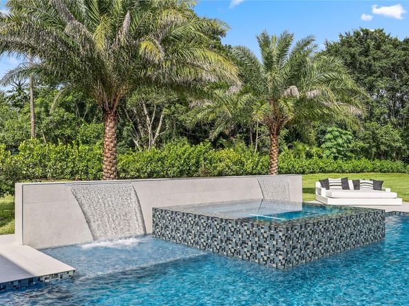 8795 Valencia Ct, Parkland FL 33067