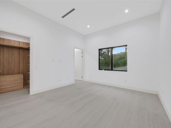 8795 Valencia Ct, Parkland FL 33067