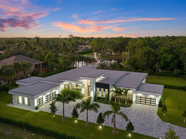 8795 Valencia Ct, Parkland FL 33067