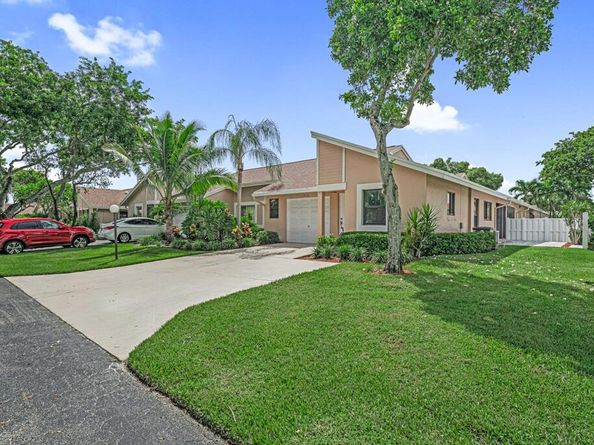 8216 Sweetbriar Way, Boca Raton FL 33496