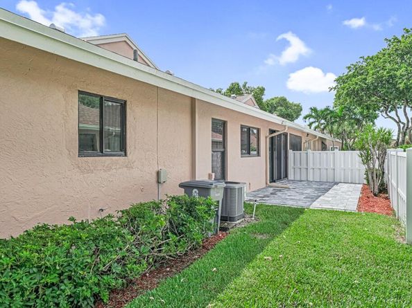 8216 Sweetbriar Way, Boca Raton FL 33496
