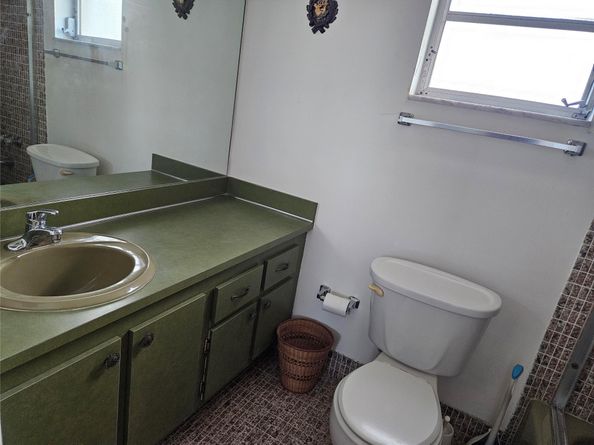 200 Ashbury Rd 301, Hollywood FL 33024