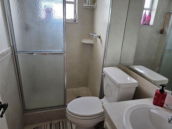200 Ashbury Rd 301, Hollywood FL 33024