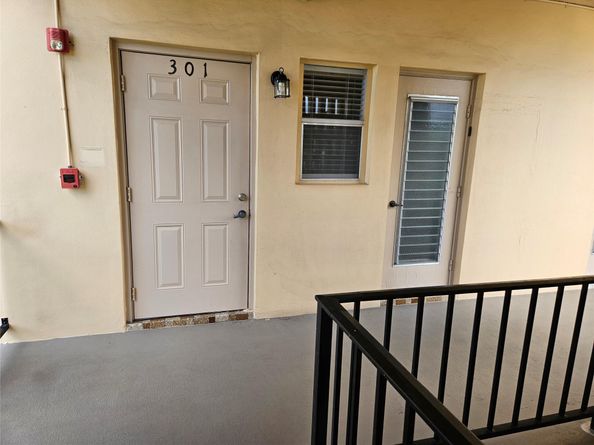200 Ashbury Rd 301, Hollywood FL 33024