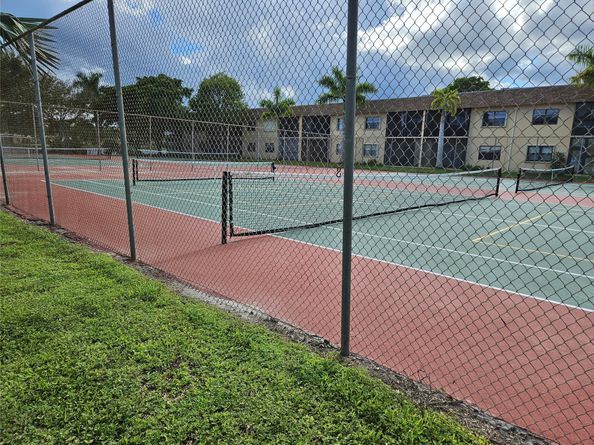 200 Ashbury Rd 301, Hollywood FL 33024