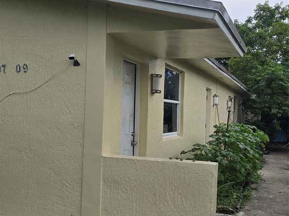 7807 NW 3rd Ave, Miami FL 33150