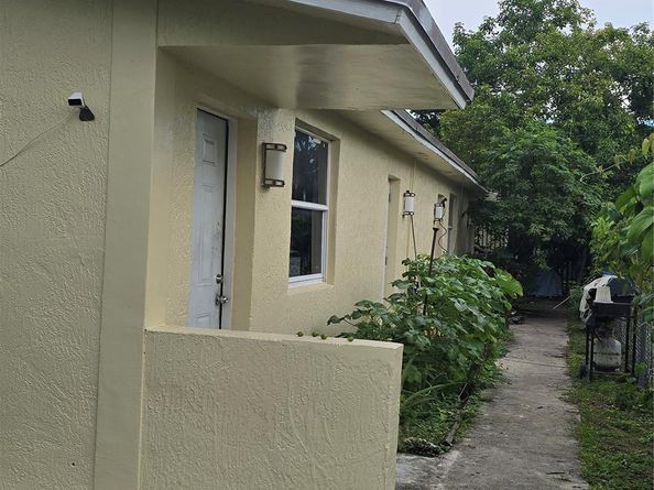 7807 NW 3rd Ave, Miami FL 33150