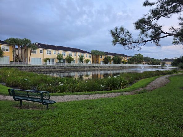960 Pipers Cay Dr 960, West Palm Beach FL 33415