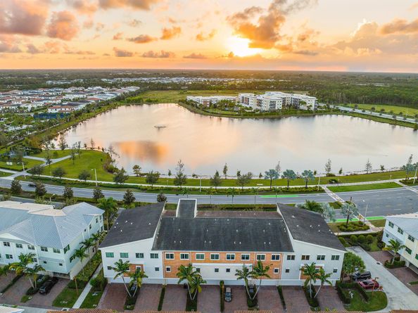 Undisclosed Address #RX-11121245, Palm Beach Gardens FL 33418