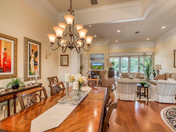 144 Oakwood Lane, Palm Beach Gardens FL 33410