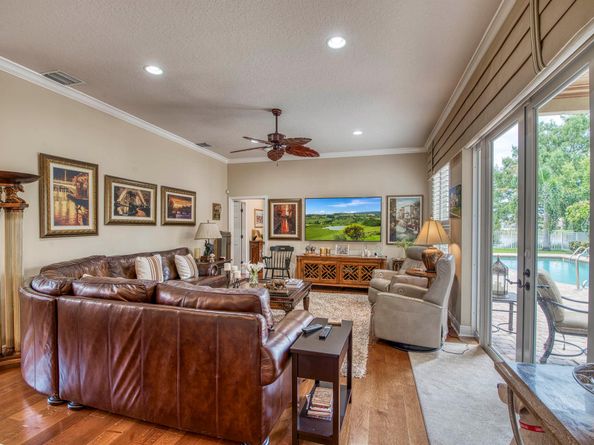 144 Oakwood Lane, Palm Beach Gardens FL 33410