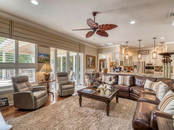 144 Oakwood Lane, Palm Beach Gardens FL 33410
