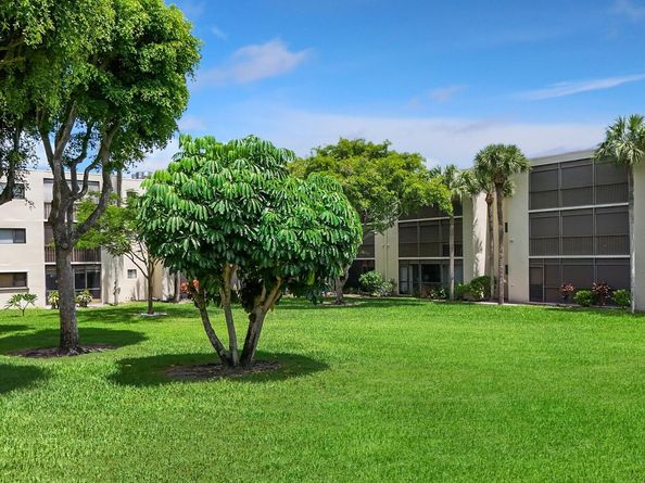 5310 Las Verdes Circle 118, Delray Beach FL 33484
