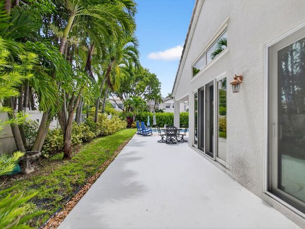 2060 Cezanne Road, West Palm Beach FL 33409