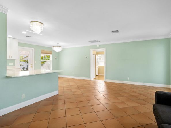 912 SE 8th Court, Deerfield Beach FL 33441