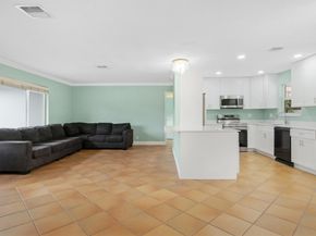 912 SE 8th Court, Deerfield Beach FL 33441