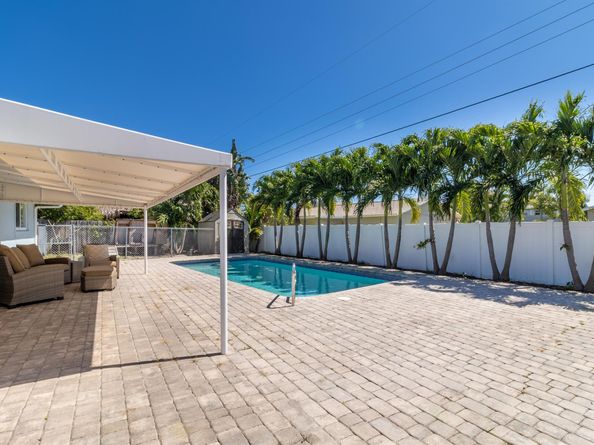 912 SE 8th Court, Deerfield Beach FL 33441