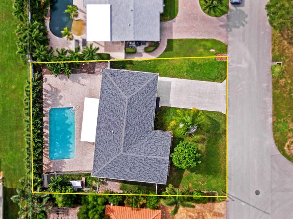 912 SE 8th Court, Deerfield Beach FL 33441