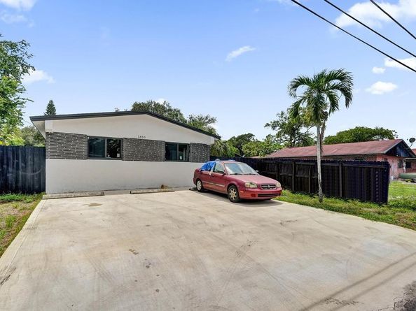 1810 NW 9th St, Fort Lauderdale FL 33311