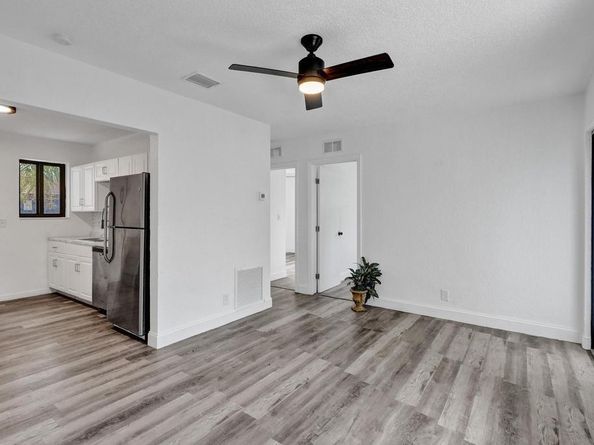 1810 NW 9th St, Fort Lauderdale FL 33311