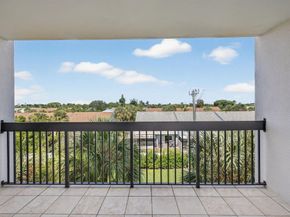 2707 NE 14th Street Causeway 401, Pompano Beach FL 33062