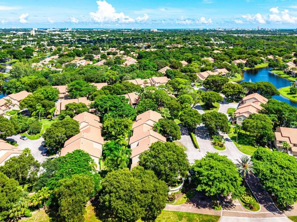 5520 Coach House Circle C, Boca Raton FL 33486