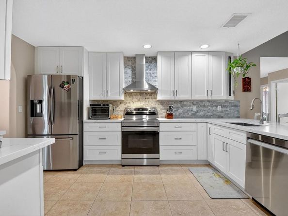 7549 Chicora Ct, Lake Worth FL 33467