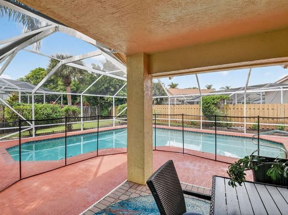 7549 Chicora Ct, Lake Worth FL 33467