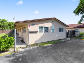233 NW 12th Ct