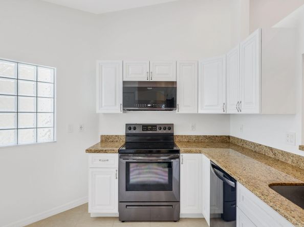 6171 Floral Lakes Dr, Delray Beach FL 33484