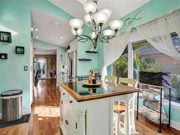 9924 NW 3rd Place, Coral Springs FL 33071