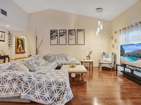 9924 NW 3rd Place, Coral Springs FL 33071