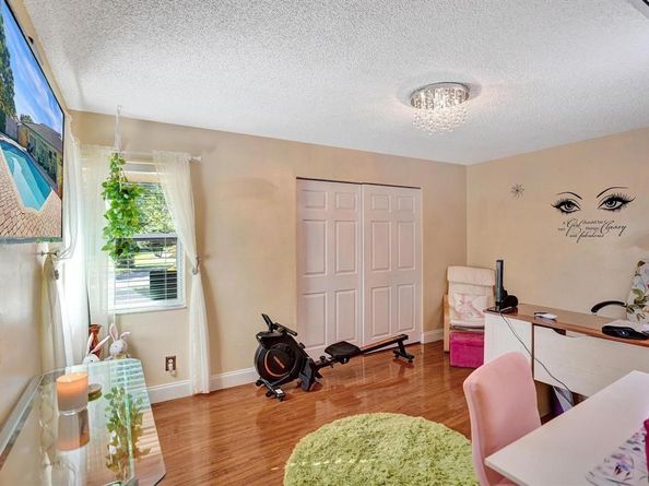 9924 NW 3rd Place, Coral Springs FL 33071