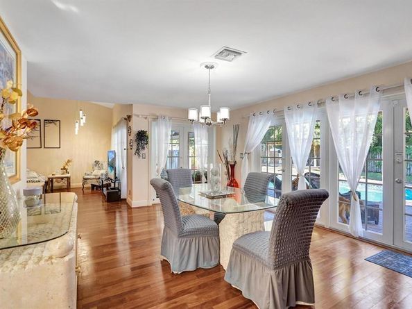 9924 NW 3rd Place, Coral Springs FL 33071