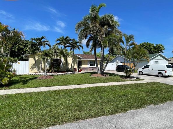 1063 Concert Way, Royal Palm Beach FL 33411