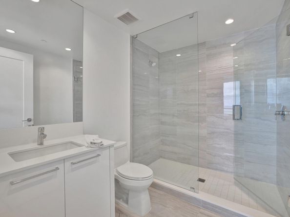 100 E Las Olas Blvd 4301, Fort Lauderdale FL 33301