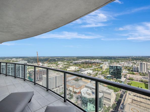 100 E Las Olas Blvd 4301, Fort Lauderdale FL 33301