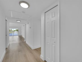 2801 N Palm Aire Dr 201, Pompano Beach FL 33069