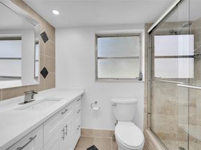 2801 N Palm Aire Dr 201, Pompano Beach FL 33069