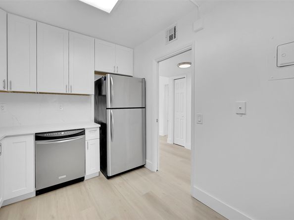 2801 N Palm Aire Dr 201, Pompano Beach FL 33069