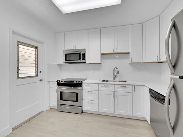 2801 N Palm Aire Dr 201, Pompano Beach FL 33069