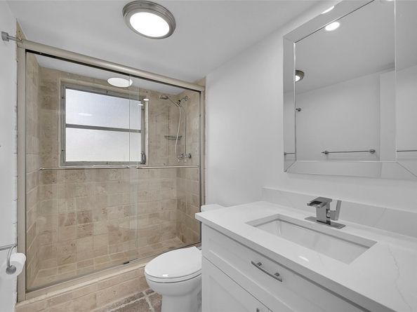 2801 N Palm Aire Dr 201, Pompano Beach FL 33069