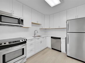 2801 N Palm Aire Dr 201, Pompano Beach FL 33069