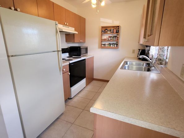 232 Canterbury J, West Palm Beach FL 33417