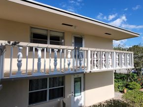 232 Canterbury J, West Palm Beach FL 33417
